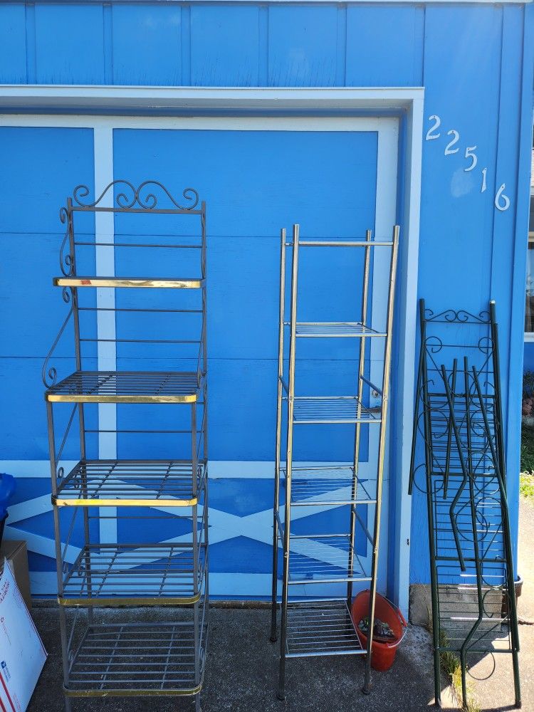 2 Metal Shelfs