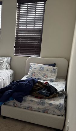 Twin Upholstered Daybed Frame