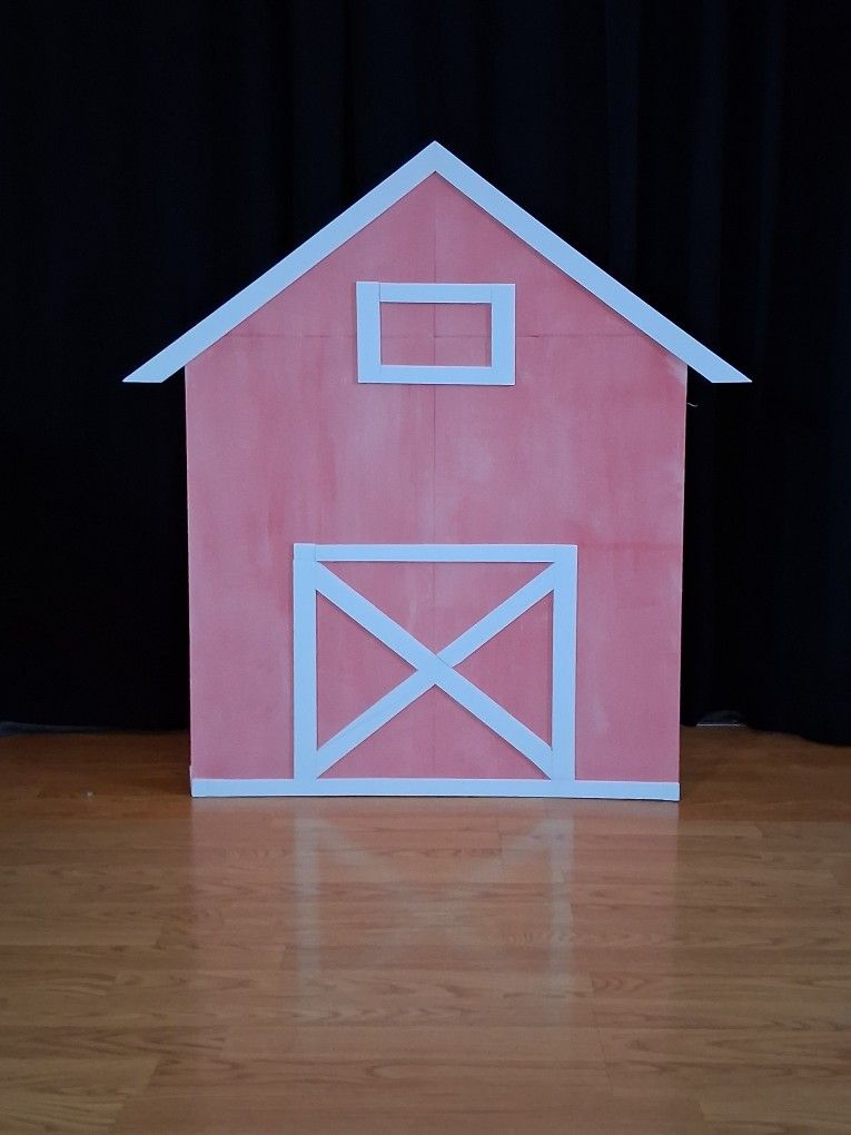 3.5 Ft Brand New Pink Barn Stands. $65