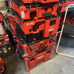 Milwaukee Tool Boxes 5 And A Packout Vacuum $500