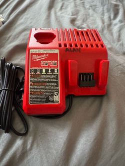 Milwaukee M18/M12 Charger