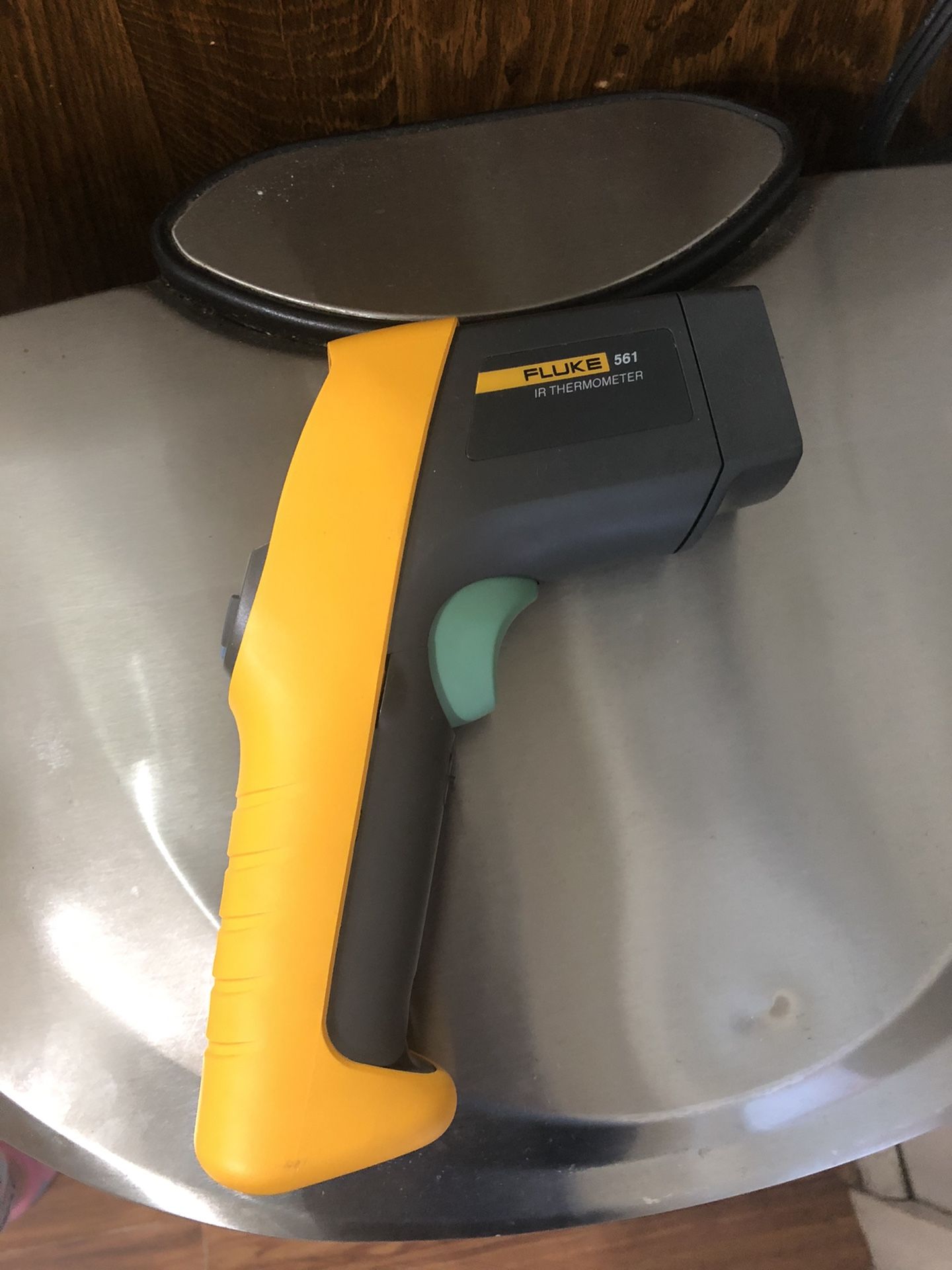 Fluke 561 Thermometer