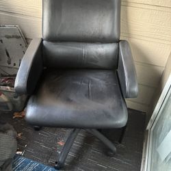 Black leather perfect for office space or home lounging!