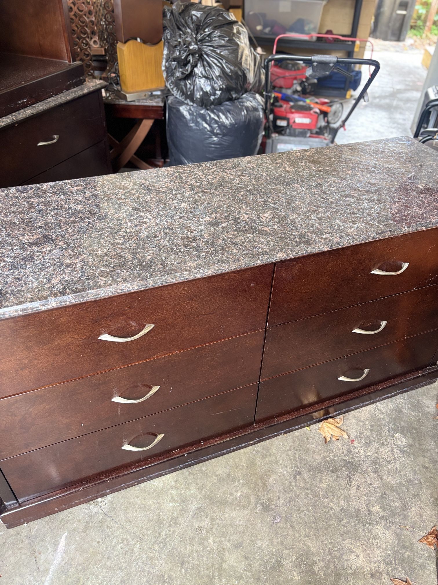 Dresser