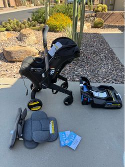 Doona Car Seat & Stroller Combo with Base – Great Condition