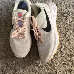 Nike tennis shoe size 6 1/2
