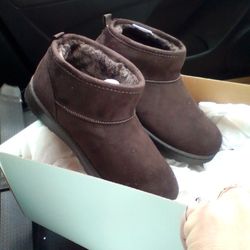 So Lupita Chocolate Boots New