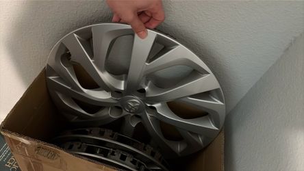 Toyota Corolla 2017 Hubcaps (3x)