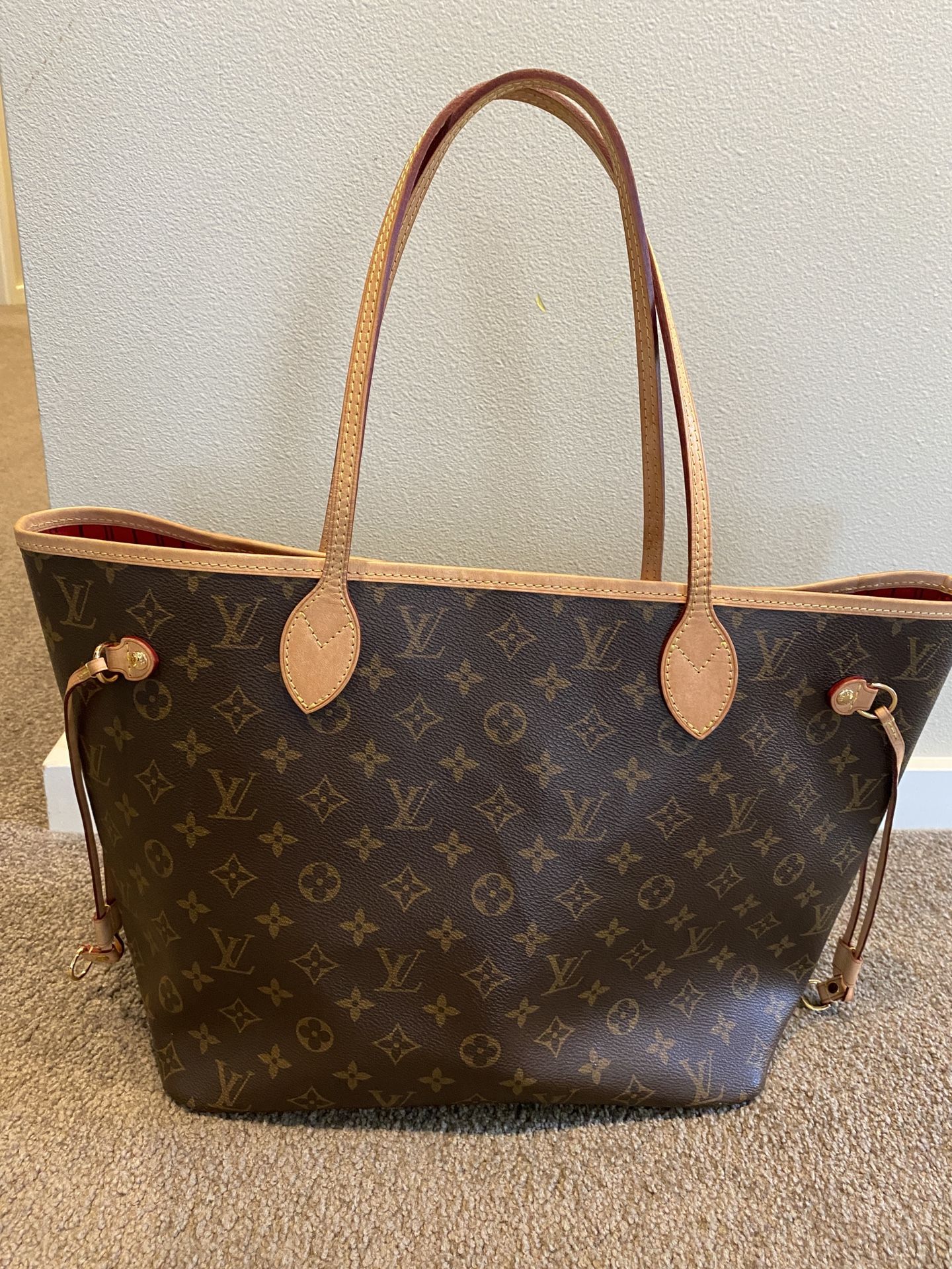 Louis Vuitton Neverfull MM for Sale in Apple Valley, CA - OfferUp