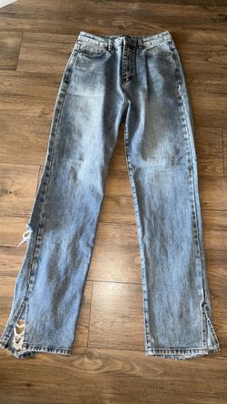 Pretty Little Things Sz 8 Light Wash Distressed Straight Leg Jeans