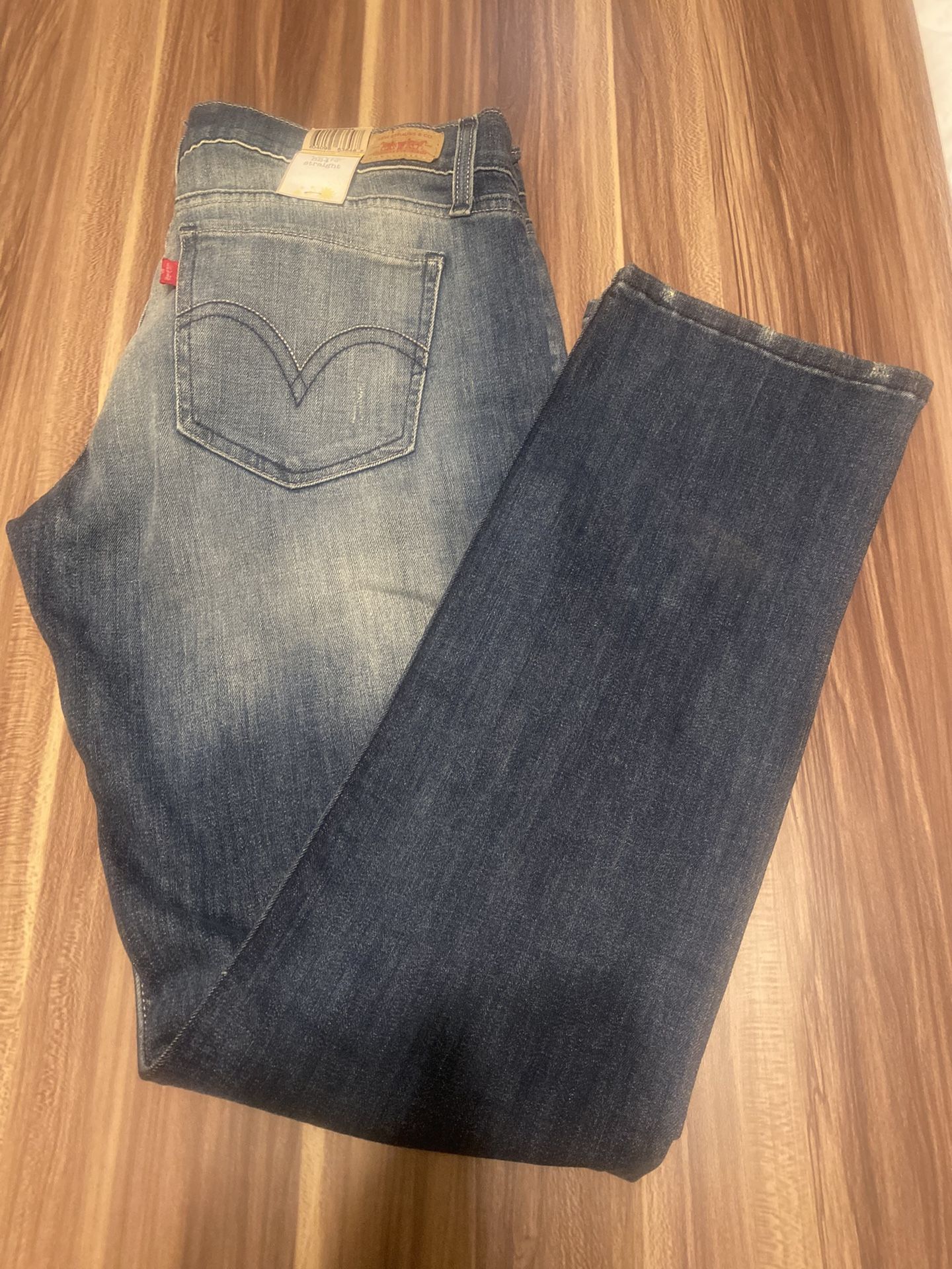 Woman’s Levi’s Jean Size 13 11