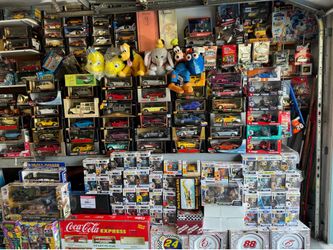 Wowie-Zowie Toy Garage. Diecast Cars, Trains, Action Figures & more.