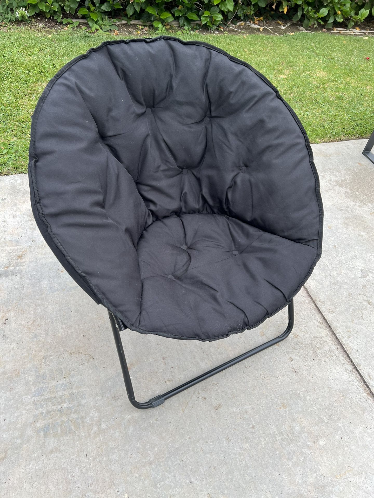Saucer Folding Chair - Comfortable