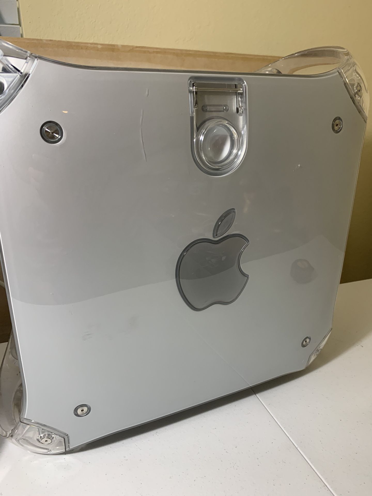 (For Parts) Apple Power Mac G4 Power PC Computer Model M8570 EMC 1914 - No power cable