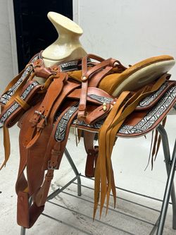 Monturas charra para caballos 100% piel de la mejor calidad y con excelentes diseños  Con todos sus accesorios incluidos  + cincho  + cabezada o corre