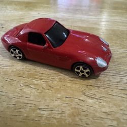 MAISTO BMW Z8 COUPE RED COLLECTABLE MODEL CAR 11103