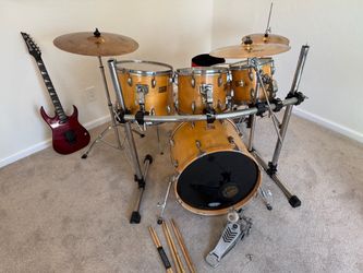 6 piece maple lacquer complete drum set 20” virgin bass rack Zildjian ZBT cymbals DW pedal new throne$675cash in Upland 91784. By Peace. Free guitar
