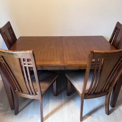 Dining Room Table & Chairs