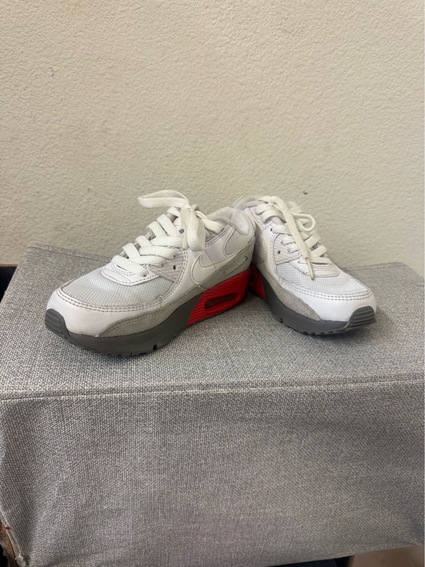 Kids Nike airmax size 1Y