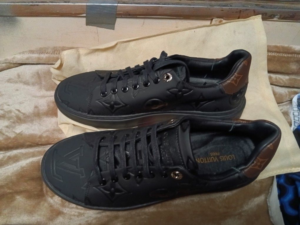 Louis Vuitton Brand New Never Worn Men's Size 10