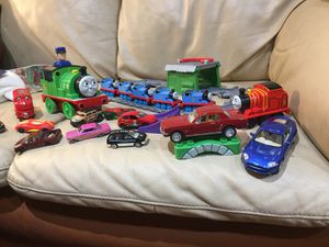 Photo Lot of Thomas trains with track and misc cars
