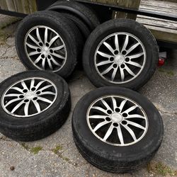 Kia Sedona Factory 17 Inch Wheels $300