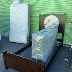 Twin Boy Bed / Frame