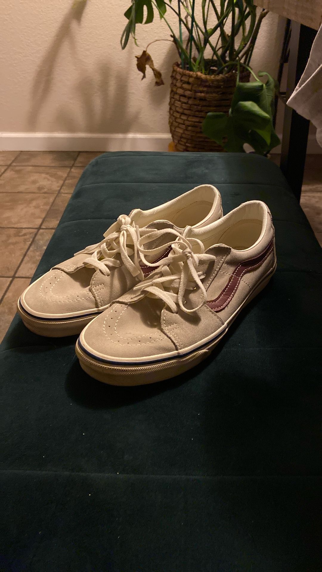 Vans 9.5 Men’s 11 Women’s