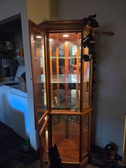 Corner display cabinet