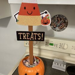 Candy bucket