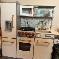 Play Kitchen