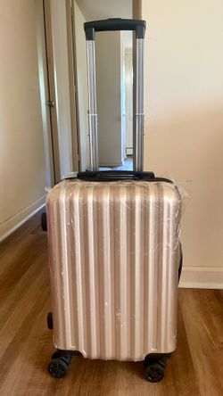 🔥 Brand New Carry-On Luggage – Champagne Gold
