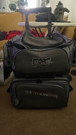 Storm 4 ball bowling bag ( Pending Pick up)