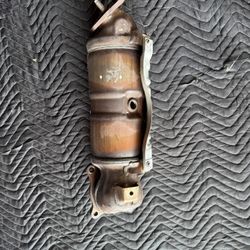 HONDA CIVIC TYPE R 2017+ OEM FRONT PIPE FK8