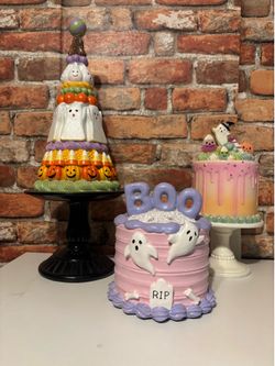 Halloween Cake Decor
