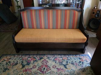 BUFFET Style Chair