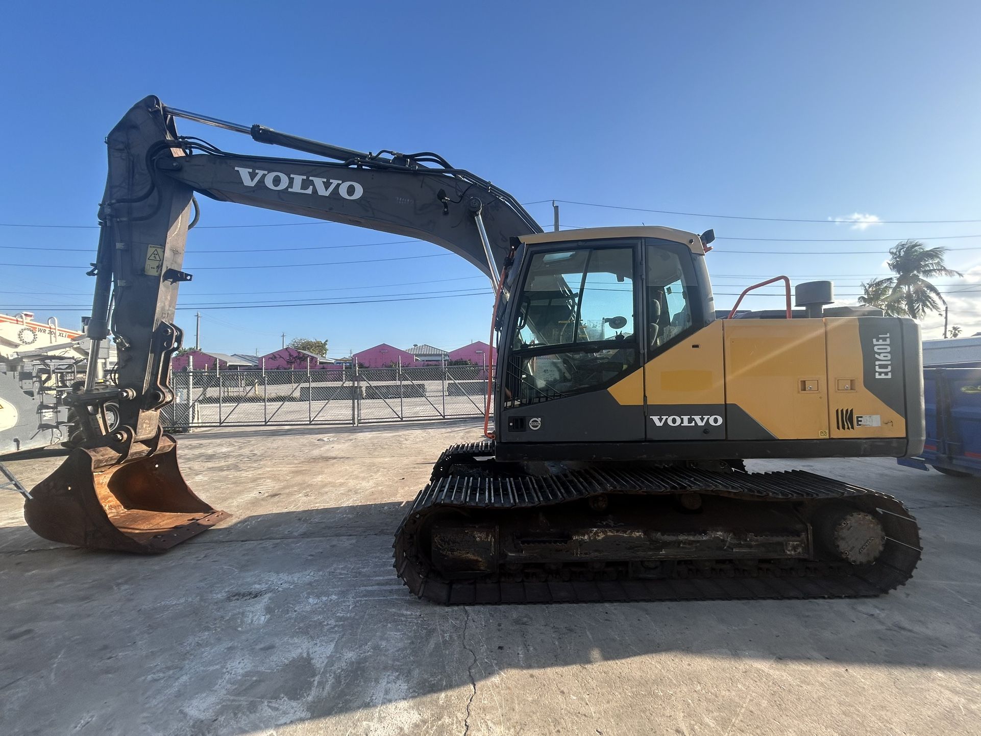 2016 Volvo excavator For sale cheap