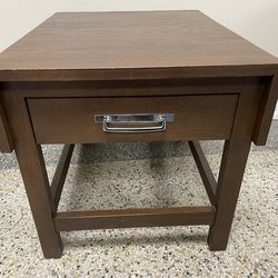 1 Wood Nightstand with Drawer Or Side End Table 26”D Mesita de noche/mesita auxiliar de madera
