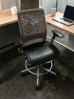 Steelcase Think Drafting Stool