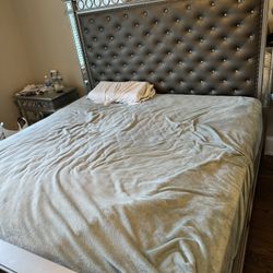 Varian mirrored silver finish wood grey Leather KING bedroom set
