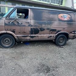 1975 Dodge Tradesman 