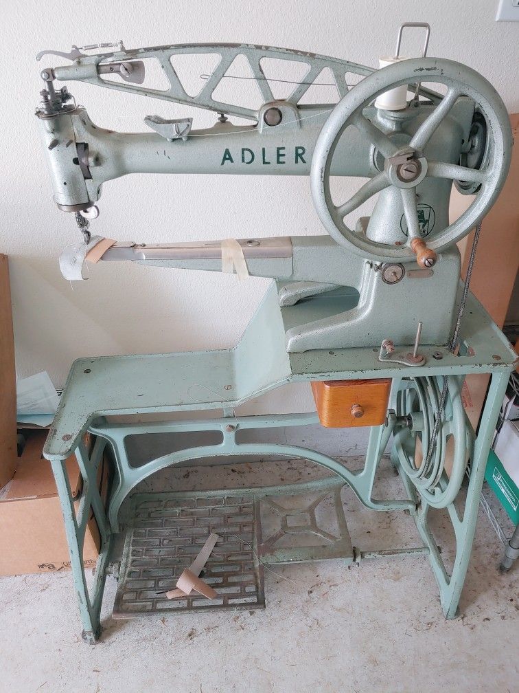 Adler 30-1 Long-arm Patching Machine