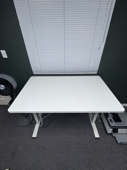 Standing desk