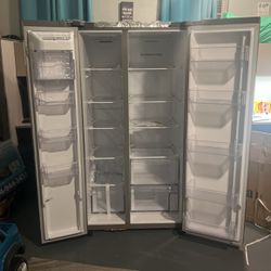  Samsung Refrigerator/Freezer  28 Cu Feet