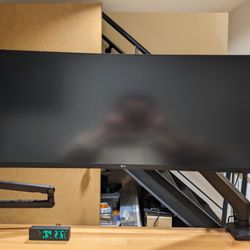 Ultra wide Monitor 
