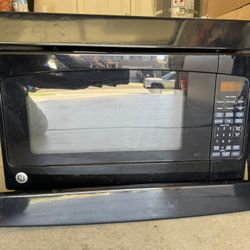 GE Black Microwave And Dishwasher 