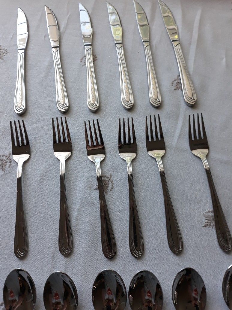 NEW AVALON 24 PIECE STAINLESS FLATWARE
