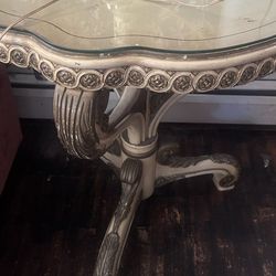 Heavy lamp and Table