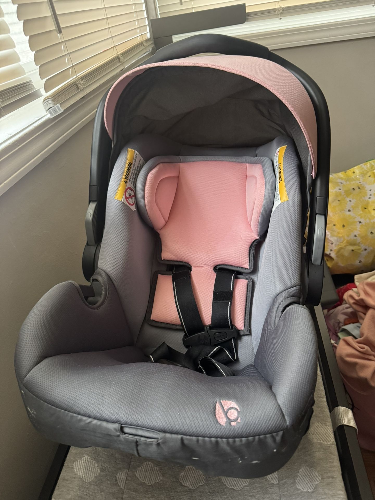 Evenflo Nurture Infant Car Seat with Base – Pink & Gray