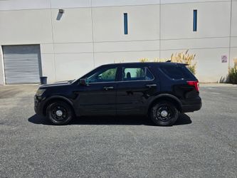 2016 ford explorer 3.7 v6  95k milles awd police interceptor just smog cold ac clean title one owner reg current located in pomona 9o9236I97o runs goo